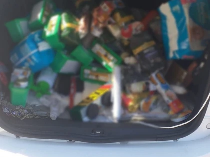 Făcea taxi prin Pâncota, cu portbagajul plin de produse furate