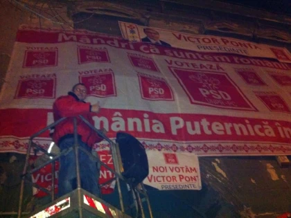 FALCA A DAT JOS ILEGAL BANNERELE ELECTORALE, CONFORM UNEI DECIZII BEJ ARAD 