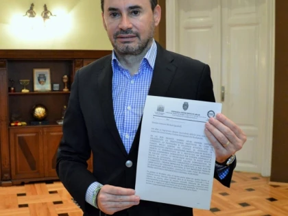 Falcă a luat-o pe arătură: vrea să mute la Arad Universitatea lui Soros de la Budapesta