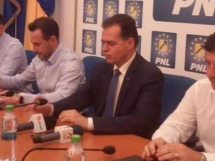 Falcă, împotriva preşedintelui Orban. Jocul l-ar putea lăsa în afara Parlamentului European