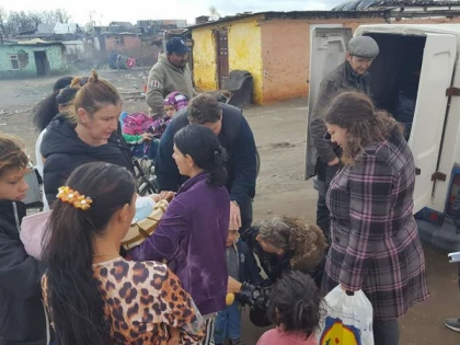 Familiile defavorizate din zona Mărului, beneficiare ale acțiunii ”Fii responsabil!”