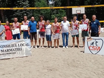 Fan Arad, finalistă la primul turneu de volei pe plajă din acest an destinat seniorilor