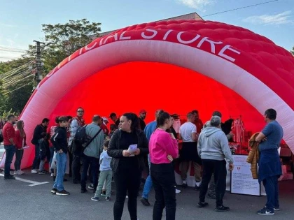 Fan shop-ul mobil al SCU a început să producă bani: echipamente pentru juniorii UTA-ei!