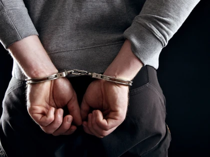 Fată de 15 ani, violată de concubinul surorii sale. Bărbatul a fost arestat pentru 30 de zile