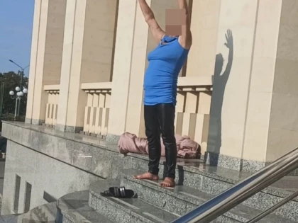 Femeie internată la Psihiatrie, după ce a făcut un scandal monstru în fața Catedralei