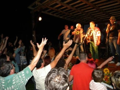 Festivalul de la Bulci a strâns iubitori de folk-rock din trei judeţe, dar şi din străinătate