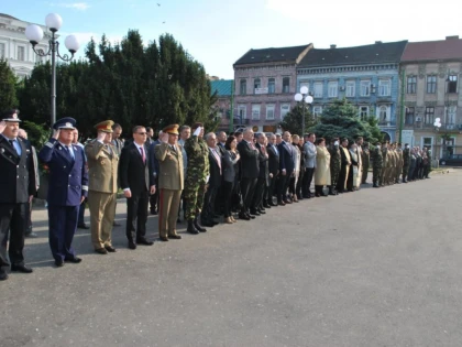 FESTIVITATE DE ZIUA INDEPENDENTEI SI A EUROPEI UNITE IN PIATA AVRAM IANCU