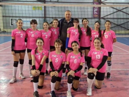 Fetele de la CS ProVolei au avut, la Lipova, turneu U14 de minivolei