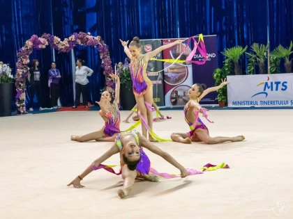 Fetele de la ritmică, medaliate în competiţii internaţionale (FOTO)