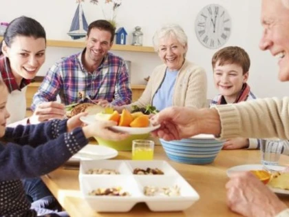 Fiecare familie poate primi 1.500 de lei, ajutor de la stat, dacă părinții îndeplinesc aceste condiții