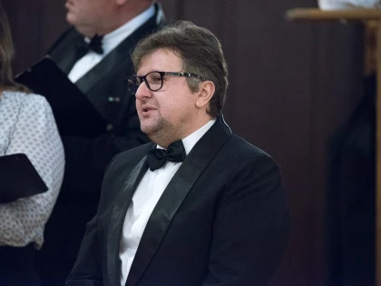 Filarmonica stă pe un butoi cu pulbere. Dirijorul Robert Daniel Rădoiaș trage un semnal de alarmă