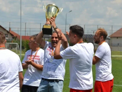 Final de sezon în Liga 4 Arad: campioana Viitorul a făcut scor de sărbătoare, iar Curticiul a prins podiumul!