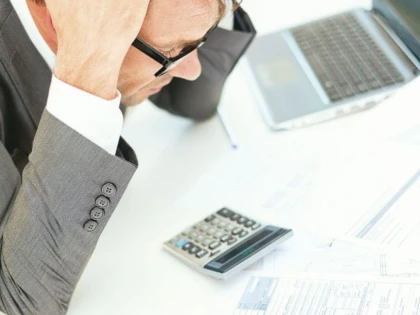 FISCUL ALUNGA INVESTITORII: BIROCRATII DECID CINE ARE VOIE SA DESCHIDA AFACERI IN ROMANIA
