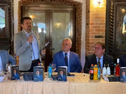 Florin Farcașiu, noul Luceafăr al Târnovei. E timpul ca și BIBI să „scoată“ o carte, măcar una de colorat