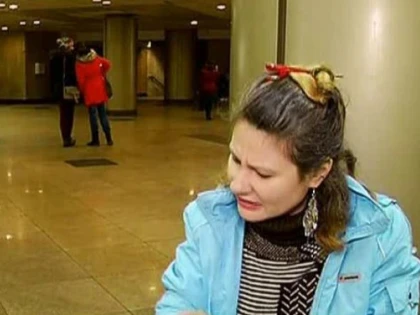 FLORINA MEZZOSOPRANA CARE CANTA LA METROU SI REFUZA SA FIE TRATATA CA O CERSETOARE