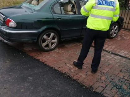 Fost președinte CJ Arad, victima unui atac de tip mafiot. Autoturismele familiei au fost avariate