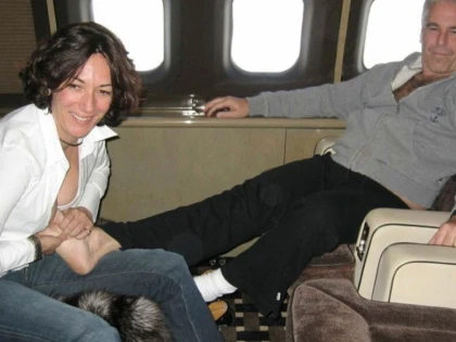 Fosta iubită a lui Jeffrey Epstein, condamnată pentru că l-a ajutat să abuzeze sexual adolescente
