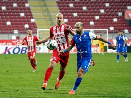 Fotbal cu pipeta în UTA - Botoşani şi o remiză care parcă a mulţumit ambele echipe
