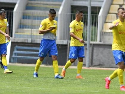 Fotbaliştii Petrolului infectaţi cu COVID-19 au refuzat internarea