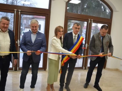 (FOTO) A fost inaugurat Căminul Cultural din Păuliș, care a găzduit un prim eveniment - Concertul de Colinde dedicat Nașterii Domnului