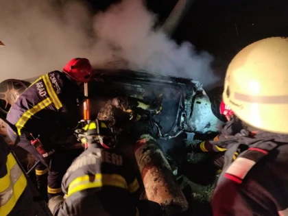 (FOTO) Accident grav, între Sântana și Curtici! Două persoane au decedat