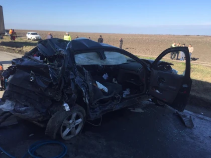 (FOTO) Accident la Păuliș. Două persoane au ajuns în stare gravă la spital