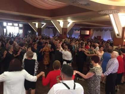 (FOTO) Aproape 1.000 de arădeni trecuți de prima tinerețe au sărbătorit Ziua Persoanelor Vârstnice