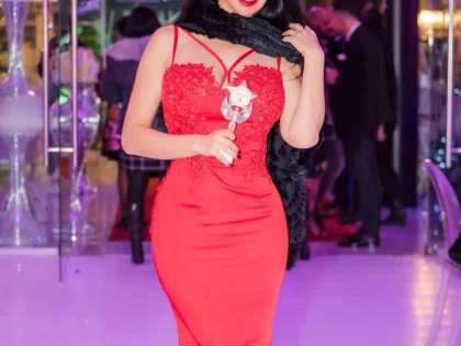 (FOTO) Arădeanca Felba Mona a primit premiul Designerul Anului 2018