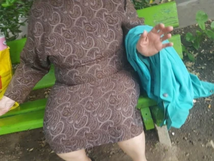 (FOTO) Bătrână de 80 de ani, tâlhărită în plină stradă în zona Podgoria