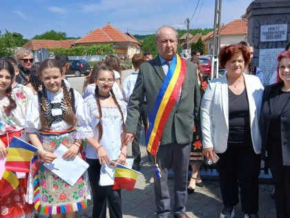 (FOTO) Comuna Cărand a sărbătorit Ziua Eroilor printr-un eveniment emoționant