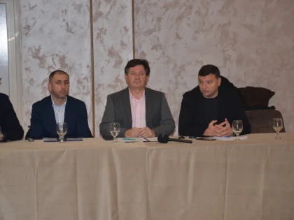 (FOTO) Conducerea CJA și reprezentanții Primăriei Moneasa s-au întâlnit cu agenții economici din stațiune
