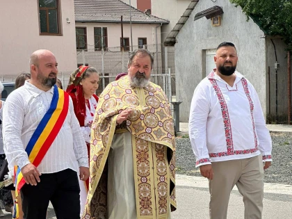 (FOTO) Felnăcanii au păstrat vie tradiția „Ieșitului la țarină” în a doua zi de Rusalii
