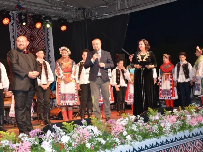(FOTO) Festivalul Național de Folclor «Florica Bradu» și Zilele Comunei Șicula – evenimente care intră în istorie