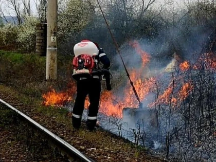 (FOTO) Misiunile pompierilor arădeni continuă! 6 incendii în ultimele 24 de ore