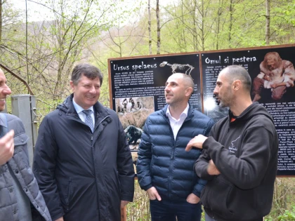 (FOTO) Moneasa trebuie să revină la normalitate