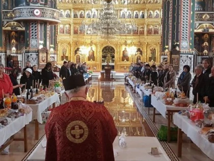 (FOTO) Moșii de toamnă. Biserica Ortodoxă face pomenirea celor adormiți