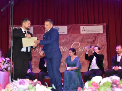 (FOTO) Muzica bună adună public la Sebiș