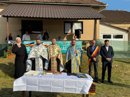 (FOTO) Nedeia de la Hălmăgel a adunat sute de oameni. Tradiția de peste un secol continuă în Țara Moților