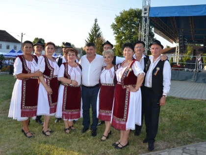 (FOTO) Nedeia de la Hălmagiu - sărbătoare autentică în inima moților