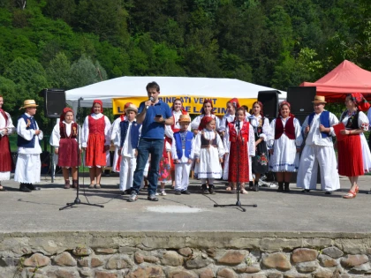 (FOTO) Nedeia de la Zimbru – Artă, tradiție și bucurie în inima Gurahonțului