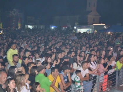 (FOTO) O nouă ediție de succes a Festivalului de muzică la Sebiș - ediția XXII-A
