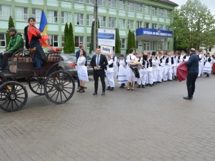 (FOTO) Parada portului popular, un nou eveniment reușit la Sebiș