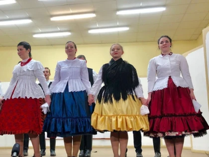 (FOTO) Sărbătoarea dansului românesc în Ungaria, la Micherechi și Aletea 