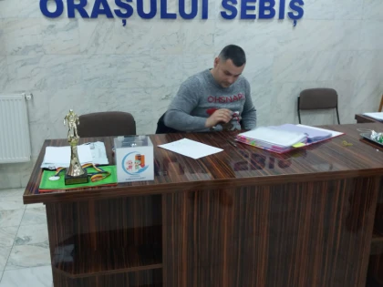 (FOTO) Sebiș, orășelul de pe Criș, în permanență un adevărat șantier
