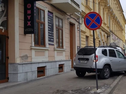 (FOTO) Șefii județului calcă în picioare regulile de circulație. Astăzi, administratorul public