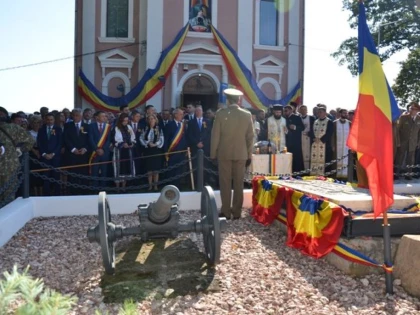 (FOTO) Țebea a îmbrăcat din nou straie de sărbătoare, în onoarea Crăișorului Munților, Avram Iancu