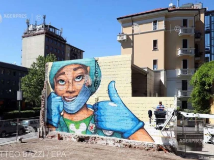 Frescă gigantică la Milano, în cinstea medicilor din prima linie