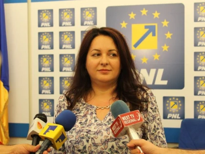 GEANINA PISTRU: "PNL ARAD, EXEMPLU POZITIV PENTRU ORGANIZATIILE LIBERALE DIN TARA"