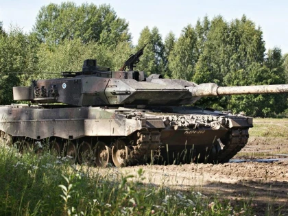 Germania nu va împiedica Polonia să-i livreze Ucrainei tancuri Leopard-2