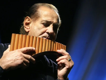 GHEORGHE ZAMFIR ANIVERSEAZA 50 DE ANI DE ACTIVITATE, LA ARAD